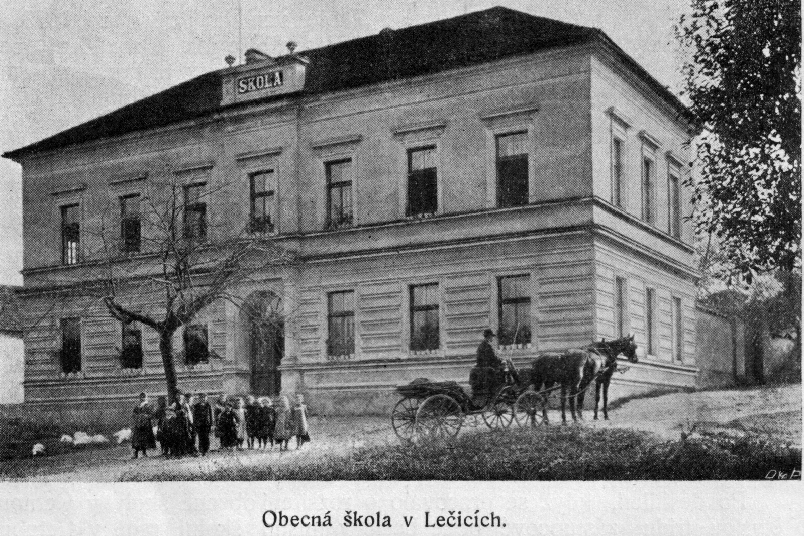 škola v roce 1908, původní neorenesanční vzhled.jpg